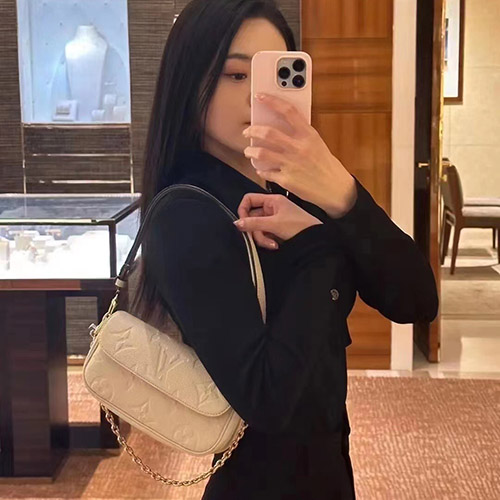 루이비통 월릿 온 체인 아이비 핸드백 M82210