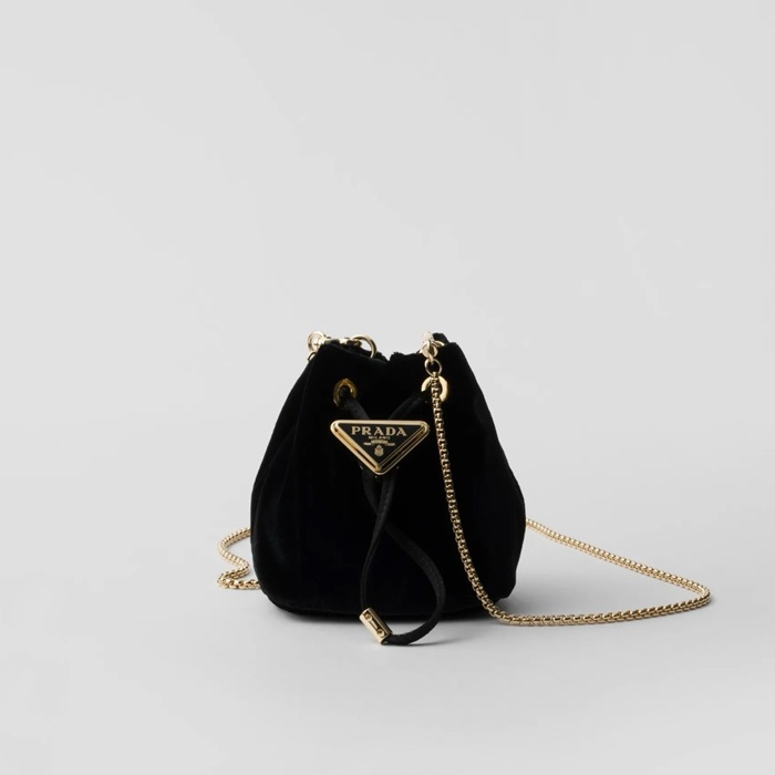 프라다 벨벳 미니 파우치 블랙 1NR016 - Prada Velvet Mini Pouch Black