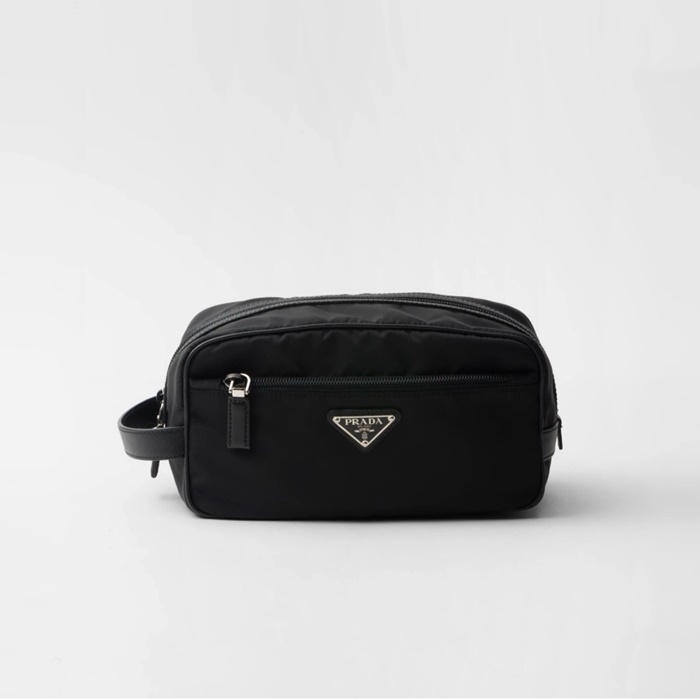 프라다 리나일론 앤 사피아노 레더 트래블 파우치 블랙 2NA819 - Prada Re-Nylon and Saffiano Leather Travel Pouch