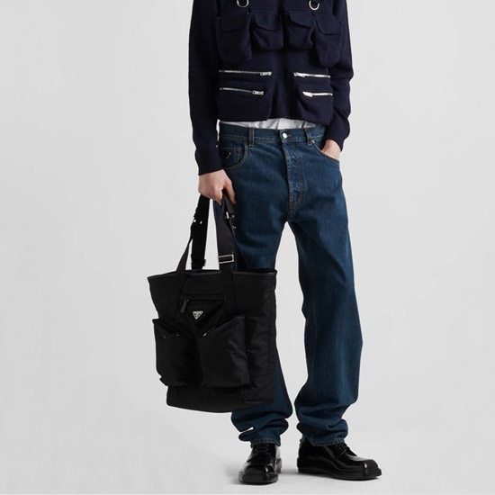 프라다 리나일론 앤 레더 토트백 블랙 2VG120 - Prada Re-Nylon and Leather Tote Bag Black