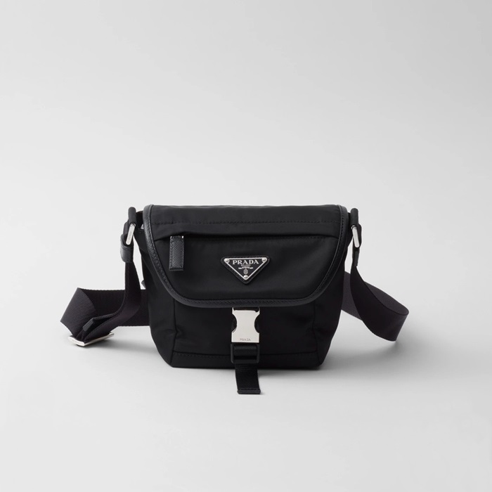프라다 리나일론 및 사피아노 가죽 숄더백 블랙 2VD070 - Prada Re-Nylon Saffiano Leather Shoulder Bag Black