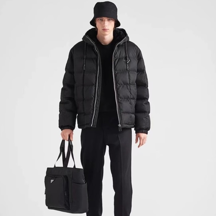 프라다 사피아노 가죽 앤 리나일론 토트백 블랙 2VG097 - Prada Saffiano Leather and Re-Nylon Tote Bag Black